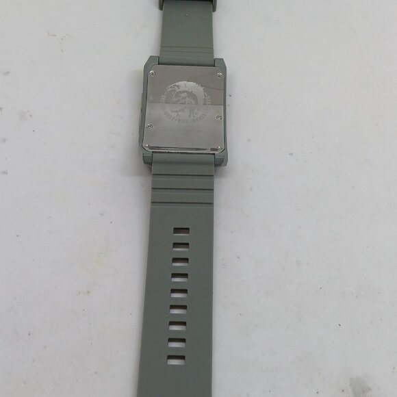 RARE Diesel DZ-7163 Men's 36mm x 48mm Red LED Gray Silicon Watch - Picture 10 of 11